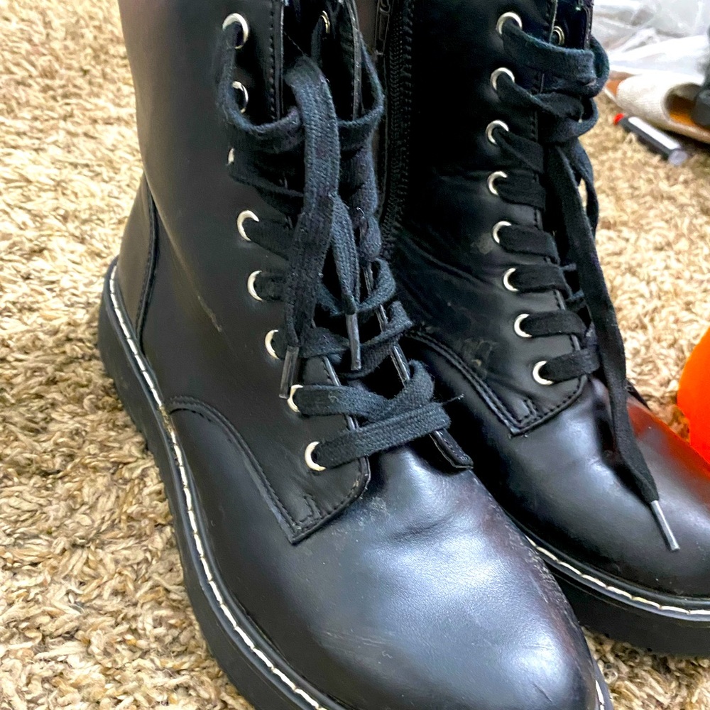 Combat boots